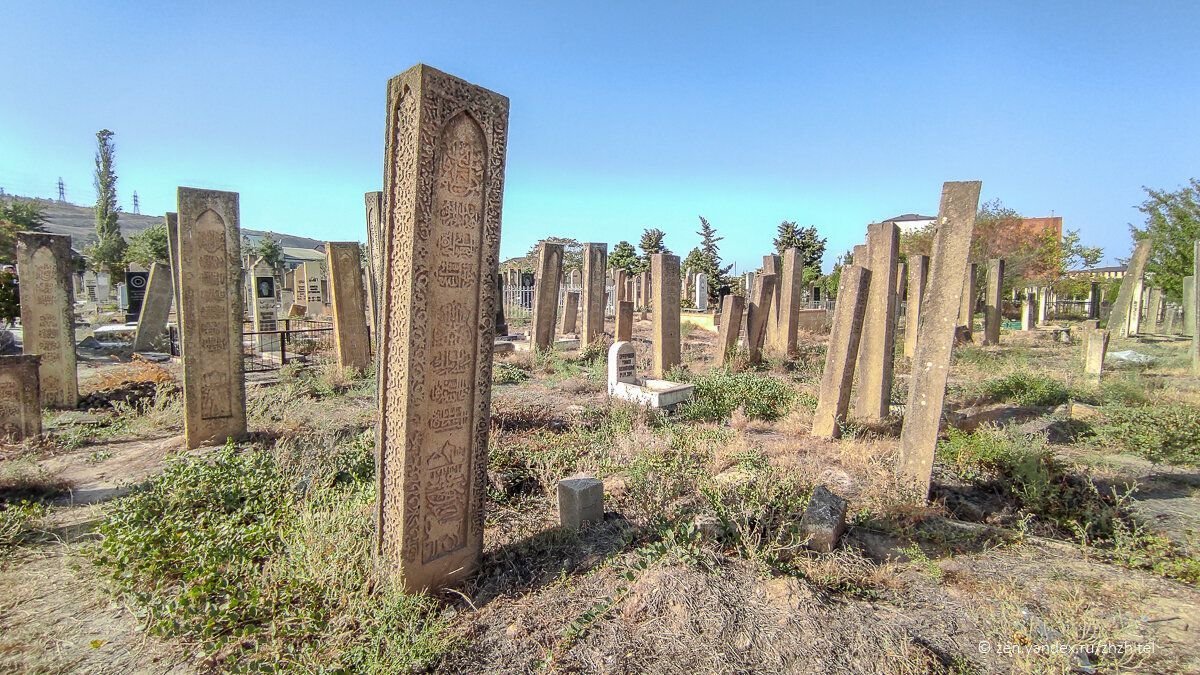 Мемориальное кладбище «Кырхляр»